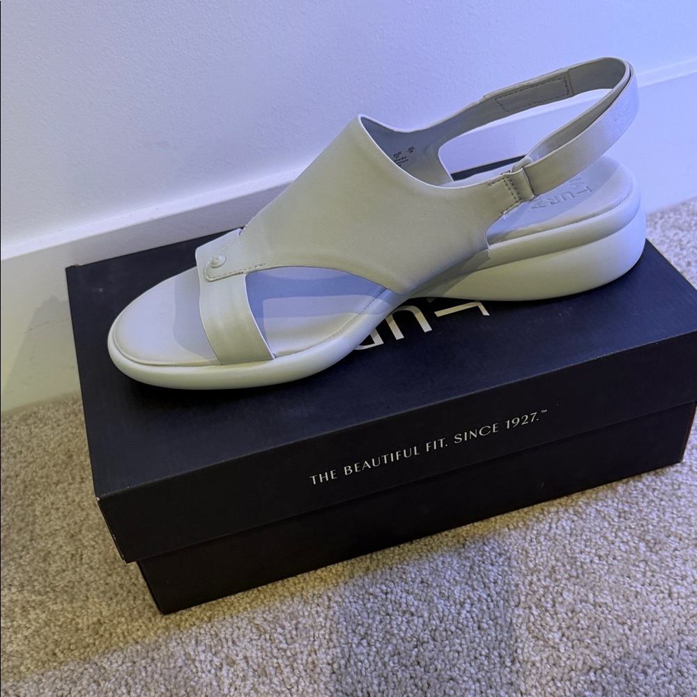 Naturalizer Cream Women's Sandals